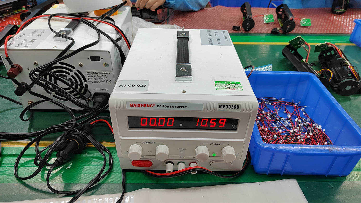 DC power supply used for battery and circuit testing